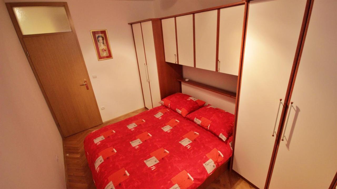 Apartment Jen Omiš Екстериор снимка