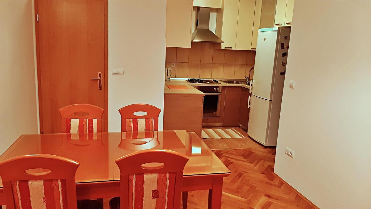 Apartment Jen Omiš Екстериор снимка