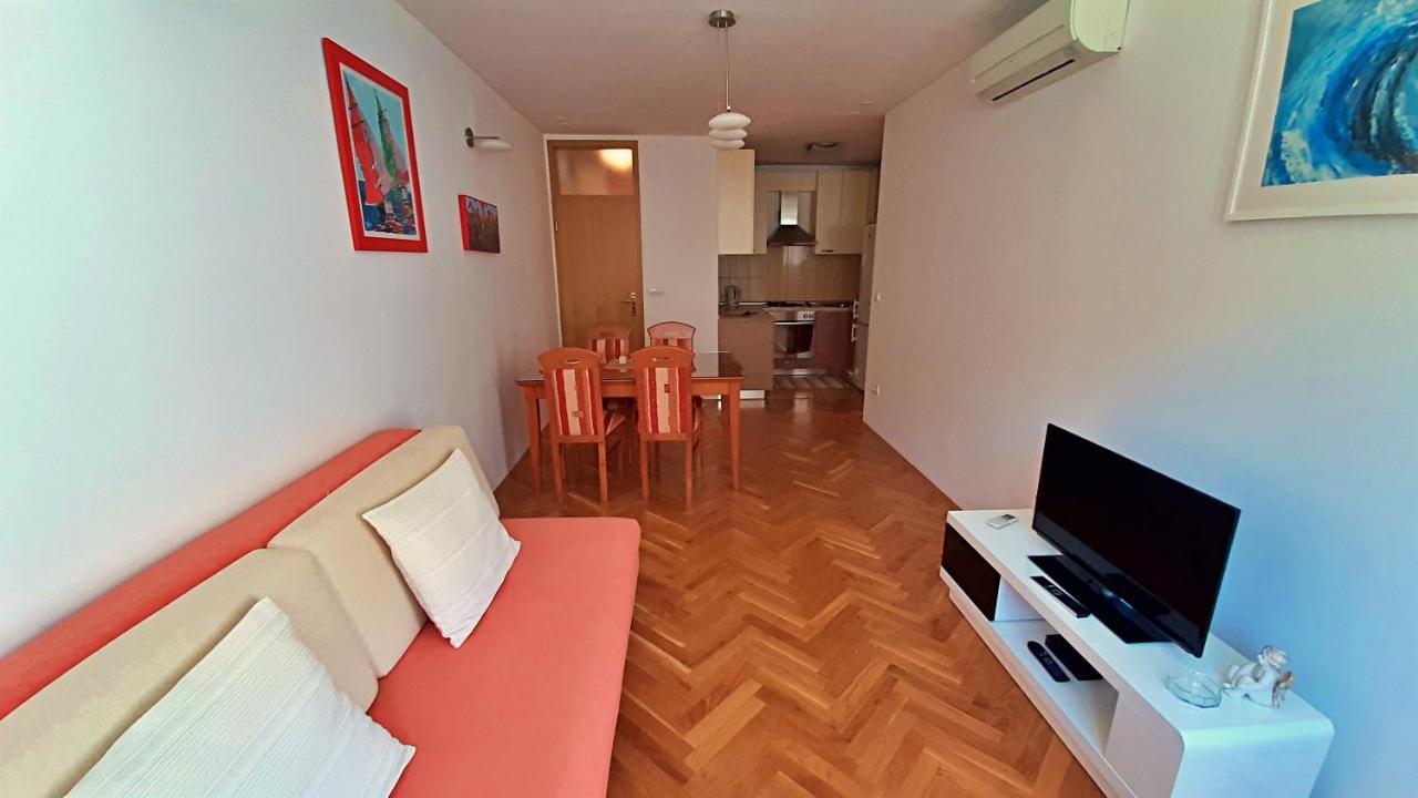 Apartment Jen Omiš Екстериор снимка