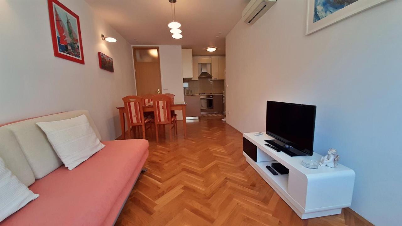 Apartment Jen Omiš Екстериор снимка